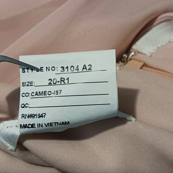 NEW Dessy Collection Off-the-Shoulder Puff Sleeve Maxi Dress Cameo Pink Size 20 - Picture 8 of 14